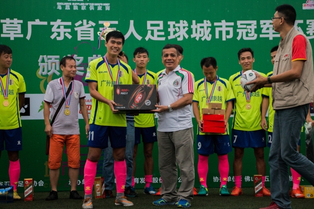 西甲-拉菲尼亚双响德容破门 巴萨5-1马略卡